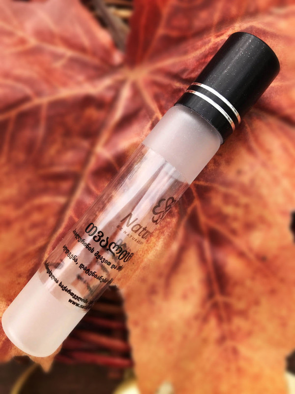 თვალის შრატი ჰიალურინის მჟავით და მწვანე ყავის ექსტრაქტით